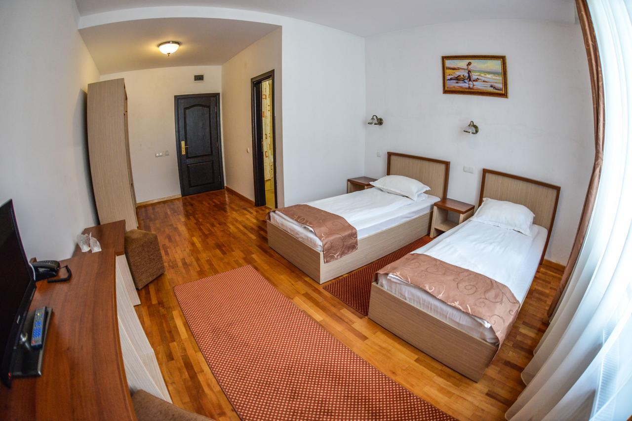 Hotel Posada Ramnicu Valcea Exterior photo